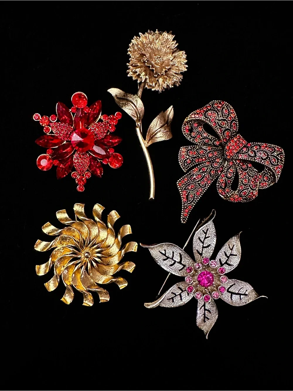 Hollywood Regency Style ornate Lot of 5 Brooches